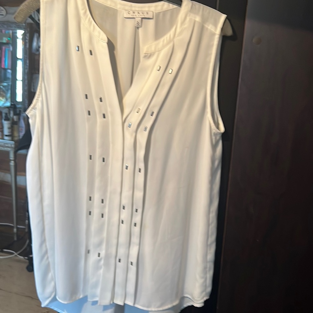 CHAUS  New York Ladies white sleeveless top
